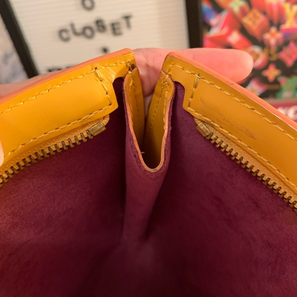 💯 Authentic LV Epi Leather Saint Jacques - Picture 14 of 16